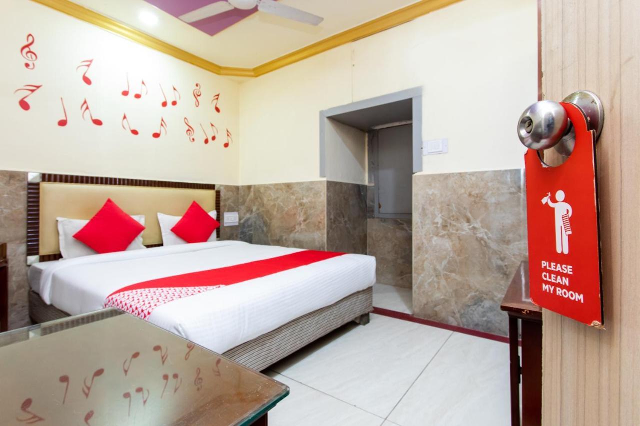 Oyo 24196 Hotel Shreenath Palace Ujjain Esterno foto