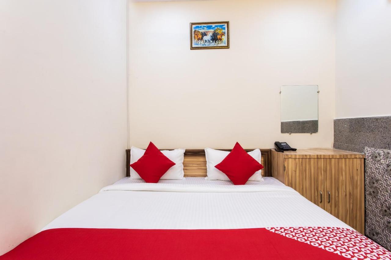 Oyo 24196 Hotel Shreenath Palace Ujjain Esterno foto