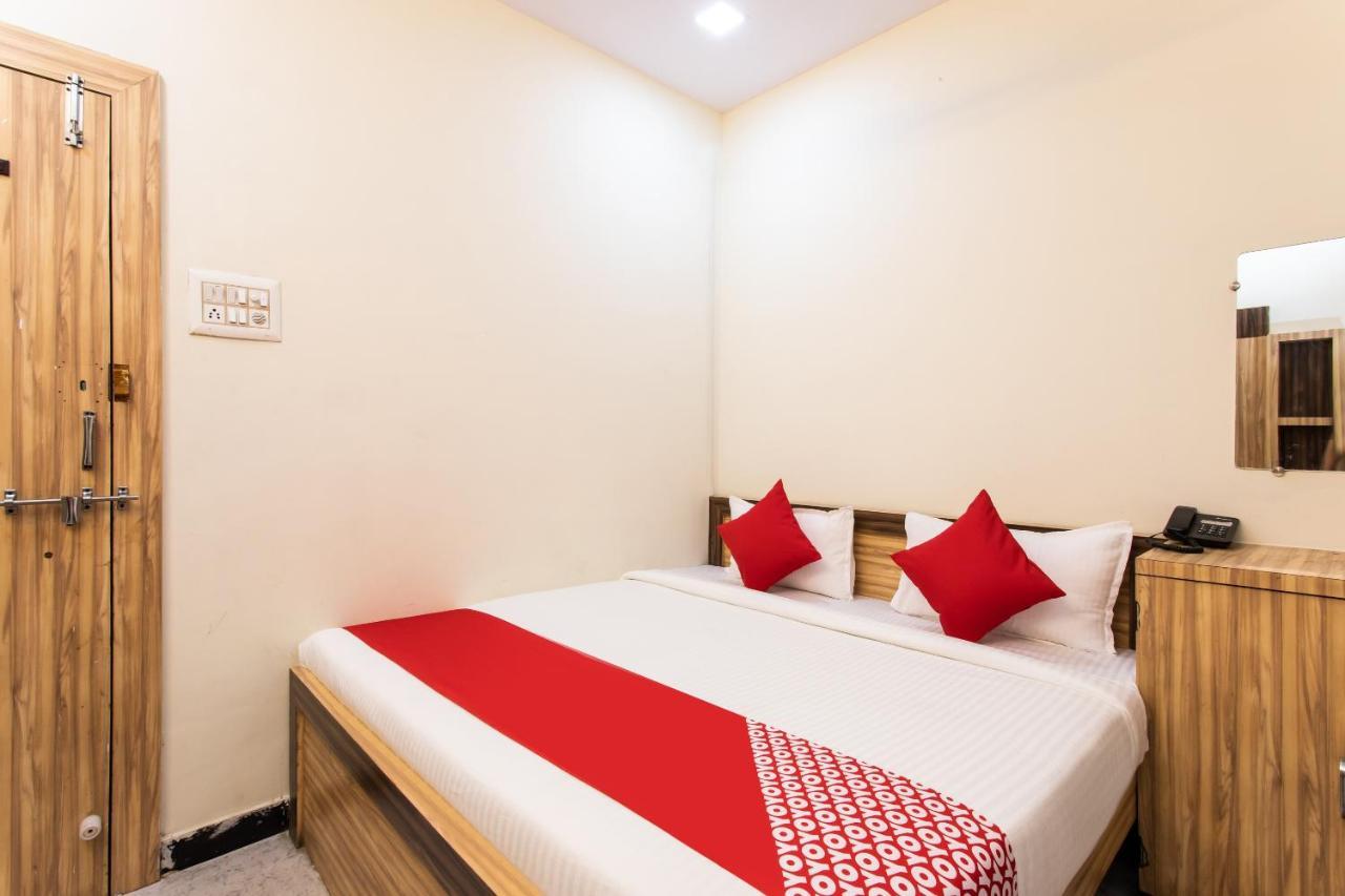 Oyo 24196 Hotel Shreenath Palace Ujjain Esterno foto