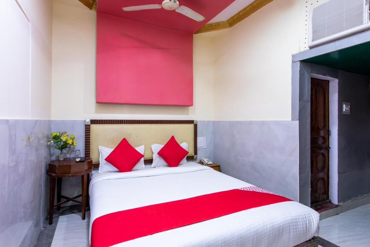 Oyo 24196 Hotel Shreenath Palace Ujjain Esterno foto